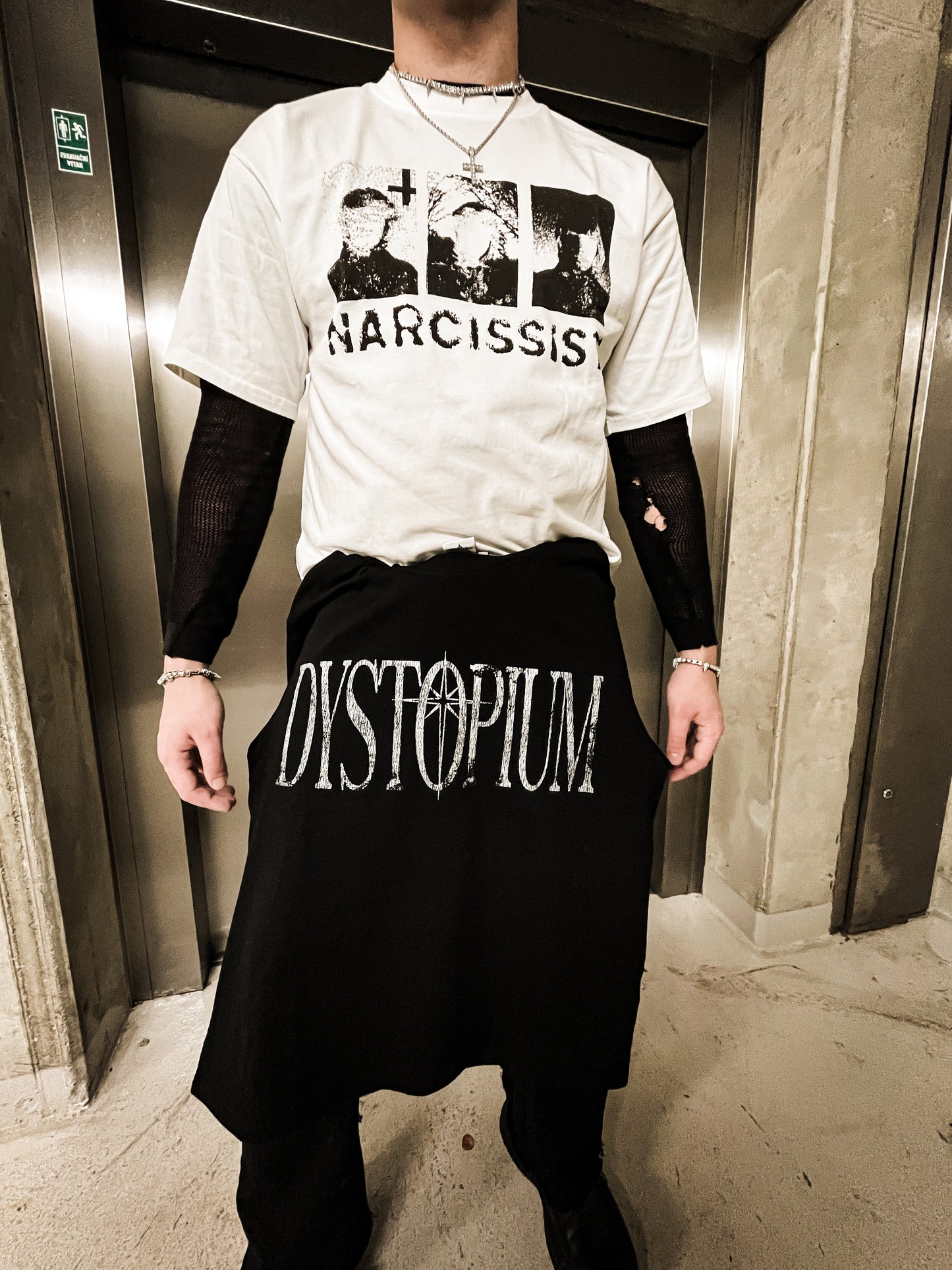 NARCISSIST TEE- WHITE