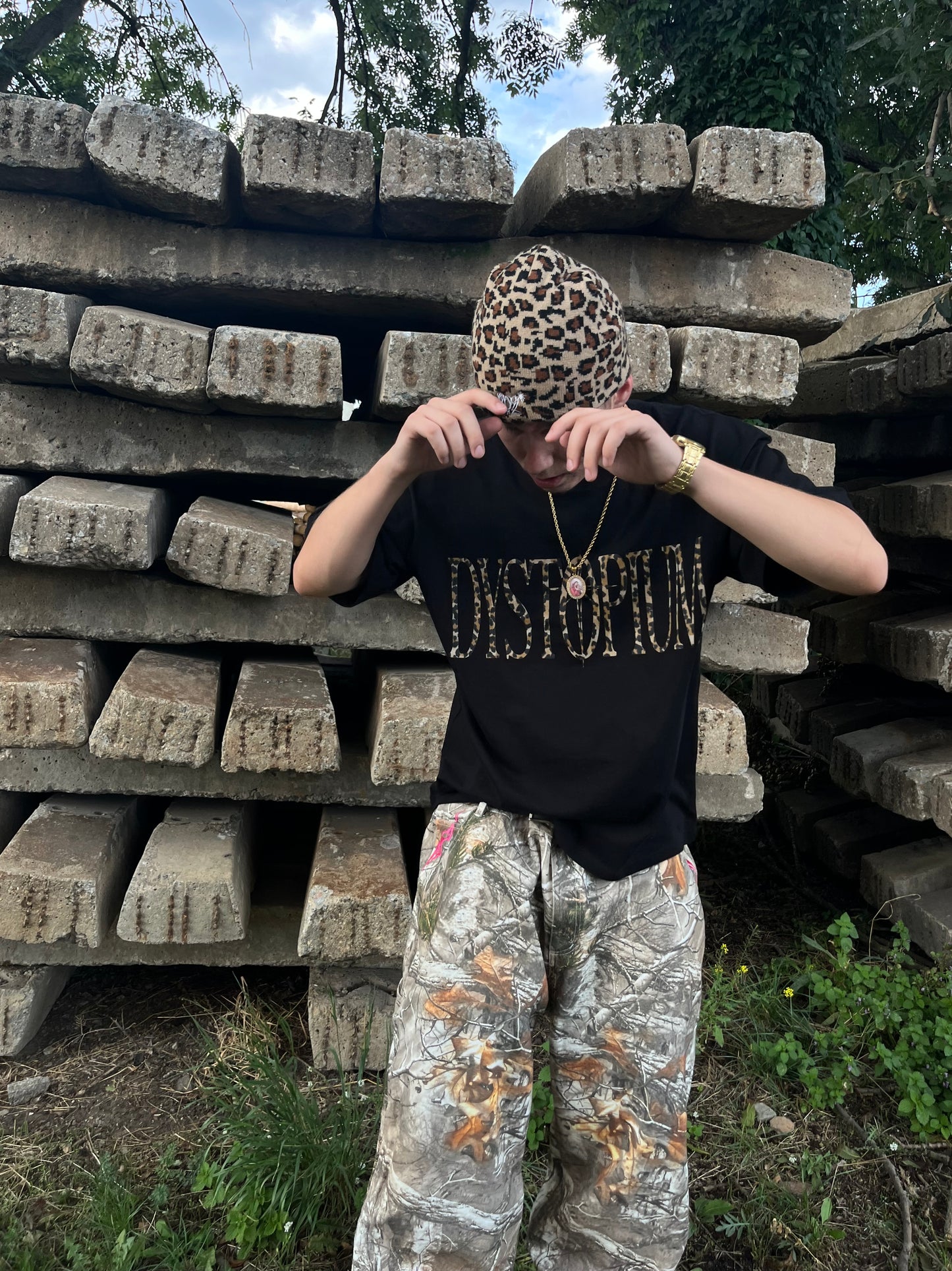 LEOPARD PRINT TEE